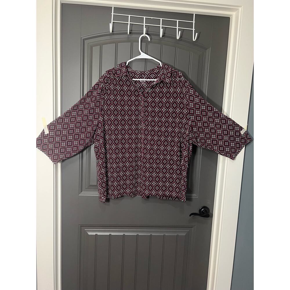 212 Collection Red Black White Geometric Pattern Top Size 3x